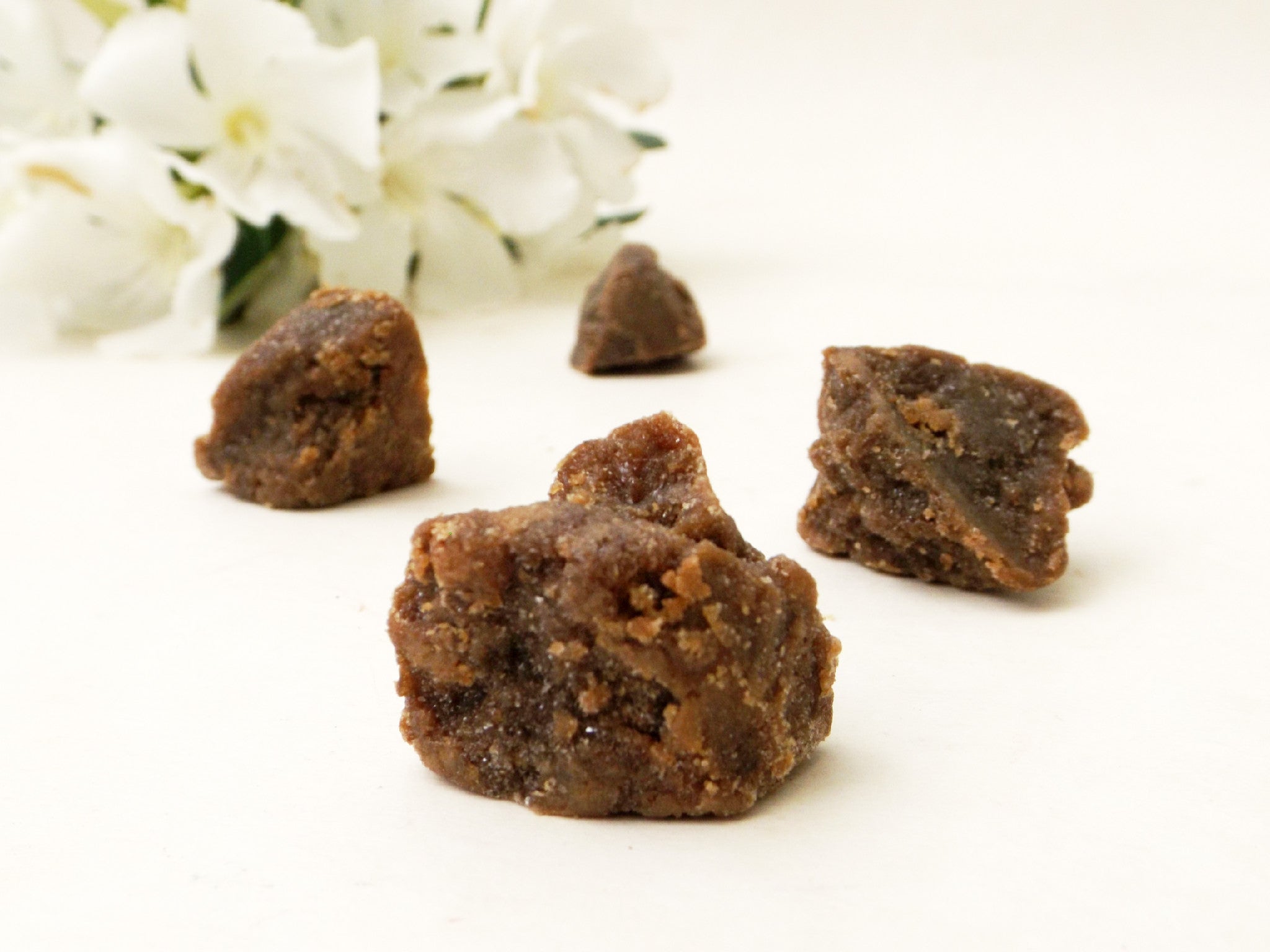 Musk Amber Resin, for Burning or Solid Perfume, 5 Grams